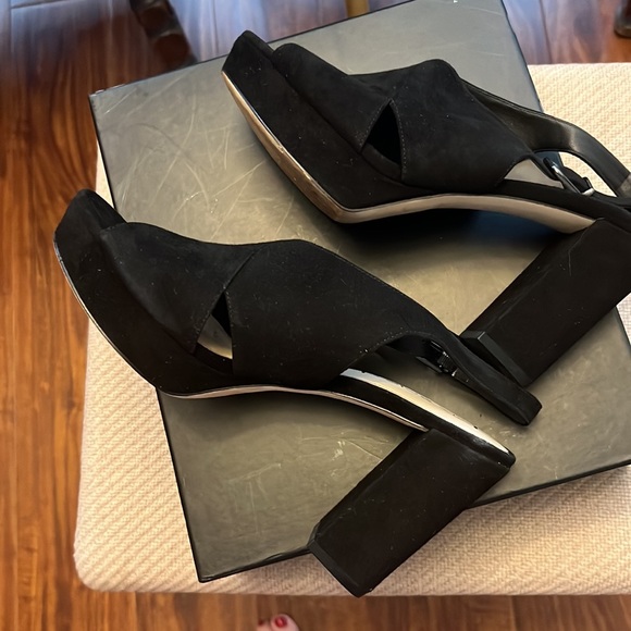 Black suede chunky heeled platform strappy sandals - Picture 3 of 9